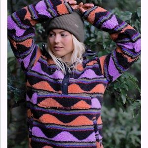 Billabong fleece sweatshirt. Super soft and brand new! Never worn.